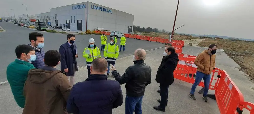 O delegado territorial, Javier Arias, explica que a terceira fase contemplará a construción de case 40 novas parcelas.