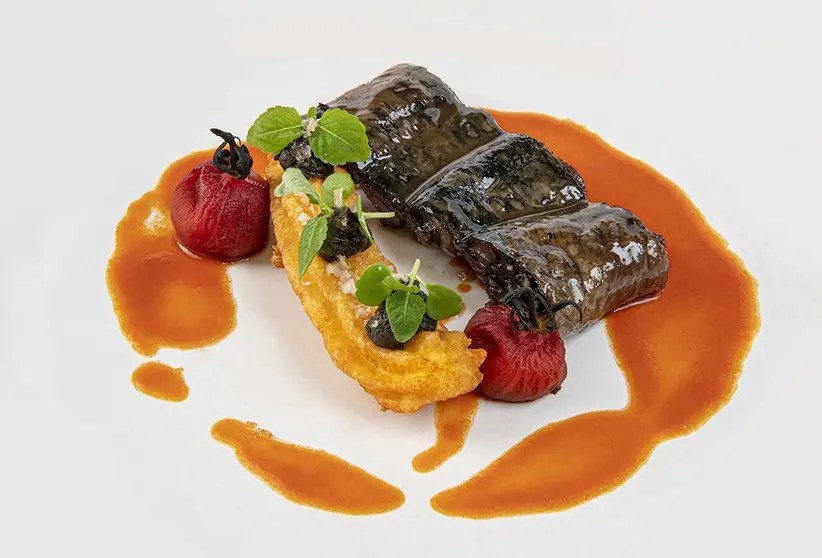 ‘Churro de patata con lamprea a baja temperatura y salsa
de pimientos asados’