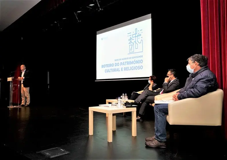 Esta Rota de grande dimensão -com mais de 70 quilómetros de extensão-, pode ser rapidamente visitada, em automóvel, com recurso a suportes como o Mapa de visita ao Roteiro, editado também em forma virtual em Português, Inglês, Francês e Espanhol e ao qual pode aceder-se através de QR-Code.