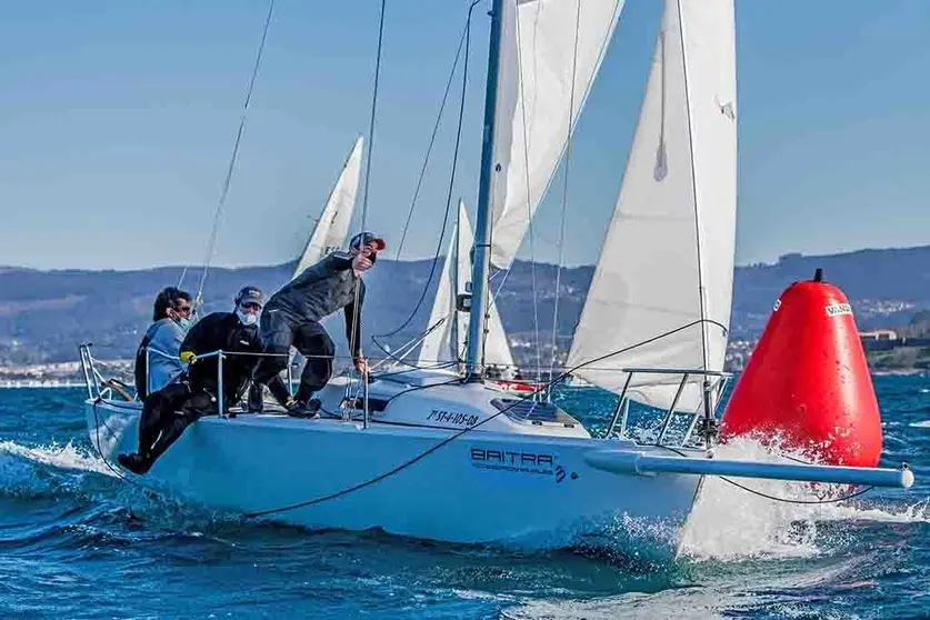 Jaime Gándara, Javier Gándara, Diego Fernández y Javier de la Gándara a bordo del Okofen.  © ROSANA CALVO. 