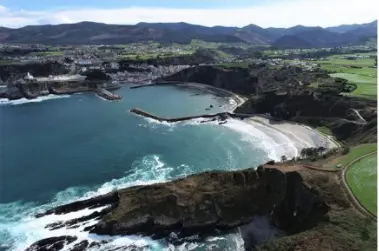 El castro costero Peña Castiel (Luarca, Asturias).