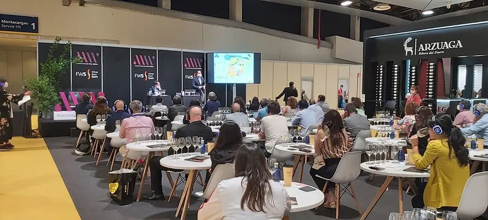 Fíxose unha maridaxe entre os viños premiados cos acios de ouro e os queixos seleccionados coa distinción de ouro nas Catas de Galicia 2020.