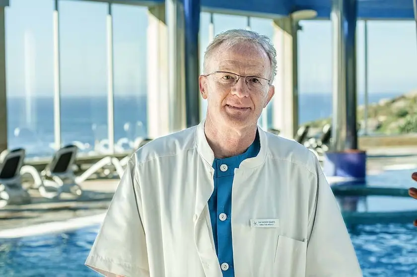 O doutor Ramos salienta que a potencialidade dos centros termais para atender a demanda destes pacientes é moi reseñable porque rompen co contorno ao que os enfermos están acostumados, os hospitais. 