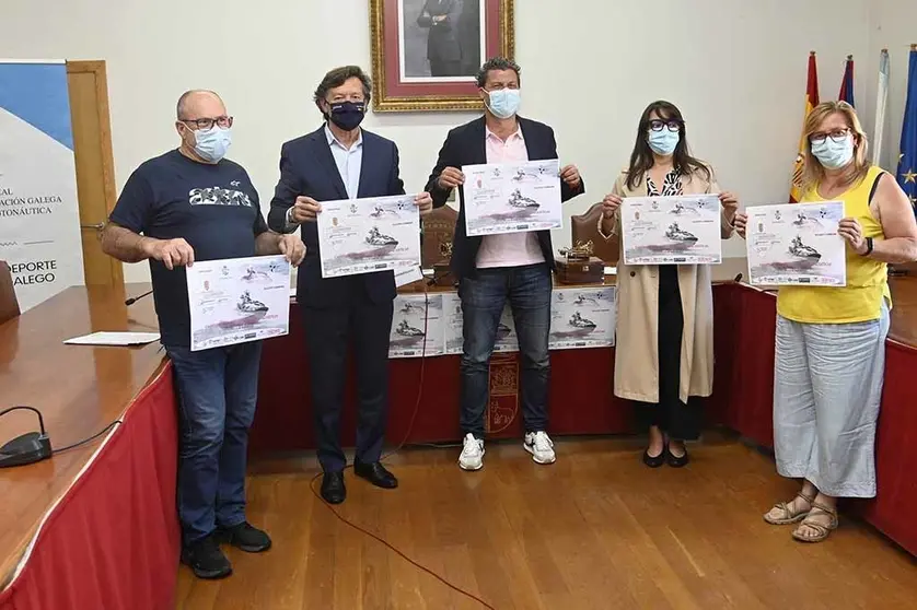 Lete Lasa presenta el campeonato de España de motos acuáticas en el que deporte, turismo y salud se dan la mano.