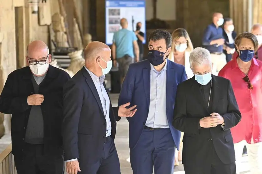 El proyecto, en el que colaboran la Xunta, el Ministerio de Fomento y la Diócesis de Tui-Vigo, está enmarcado en el Plan Catedrales en el que trabaja el Gobierno gallego para blindar la conservación de los cinco templos catedralicios de la Comunidad.