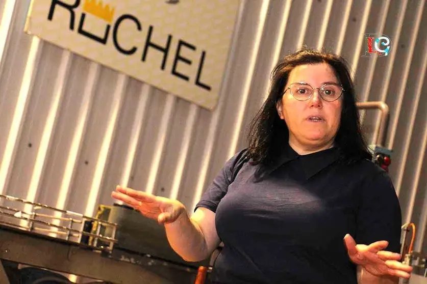 Inma López Ferrer, en Bodegas Ruchel, en Vilamartín de Valdeorras. 