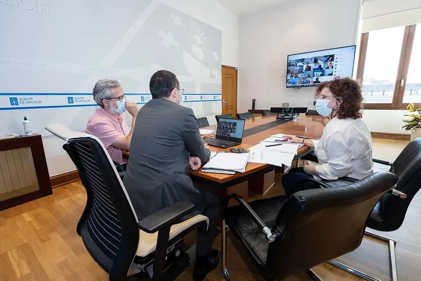 el Comité de Seguimiento del PDR de Galicia 2014-2020, que estuvo presidido por el secretario general técnico de la Consellería de Medio Rural y en el que participaron responsables de las diferentes administraciones y representantes de organizaciones y agentes sociales.