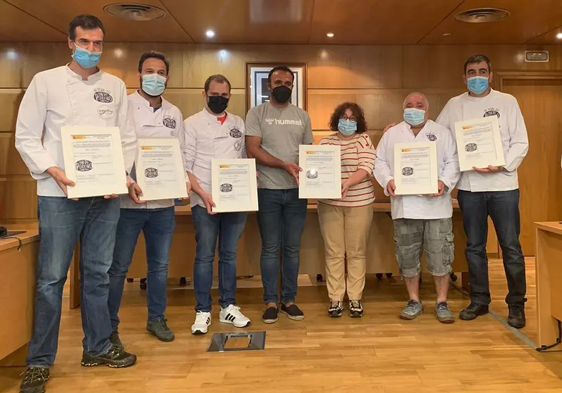 Son Forno de Mosende, 'Chinchina', 'Argibay', 'Amaquía', 'O Progreso', 'Erundina', 'Milagros' e 'Panadería Torneiros'.