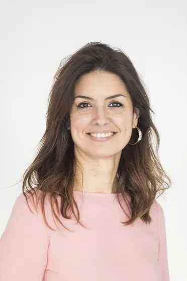 Patricia Hernández Aparicio, hasta ahora Directora Regional de la Zona Centro, asume la Dirección
Regional Centro-Norte, gestionando Galicia, el Principado de Asturias, Cantabria, el País Vasco, La
Rioja, Navarra, Castilla y León, la Comunidad de Madrid y Castilla - La Mancha (excepto Albacete).