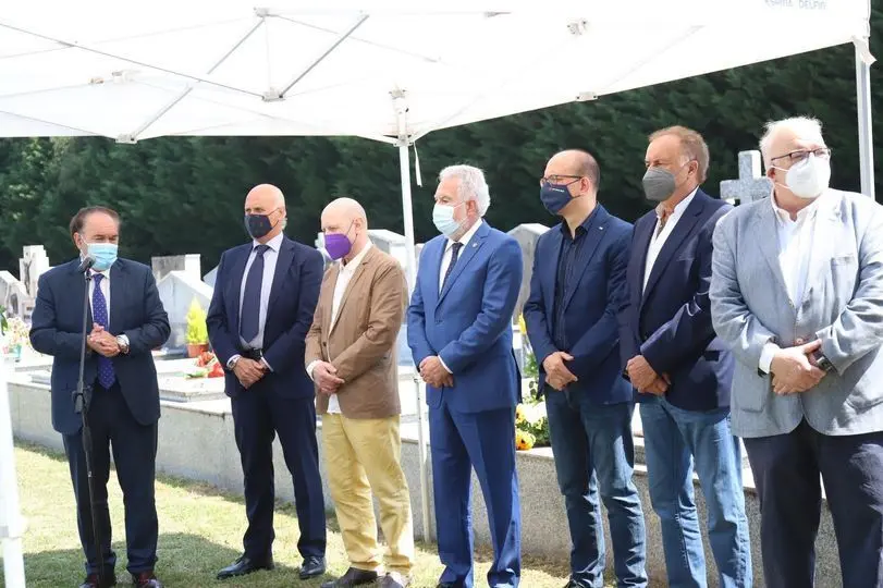 O secretario xeral de Cultura, Anxo M. Lorenzo, participa nos actos conmemorativos no Museo Ramón Mª Aller e no cemiterio da Romea.