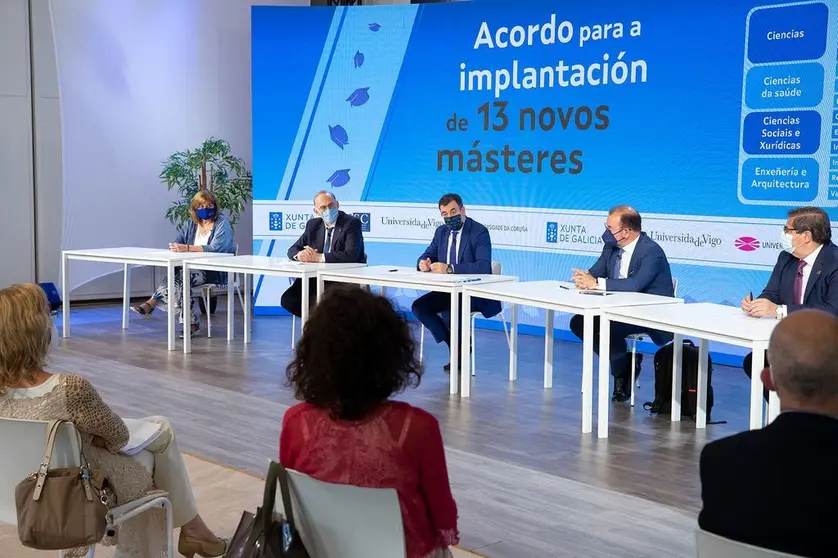El conselleiro de Cultura, Educación y Universidad y los tres rectores del Sistema Universitario de Galicia (SUG) dieron a conocer la manifestación de interés de cada una de las universidades sobre estas nuevas titulaciones.
