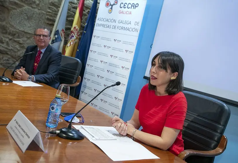 A conselleira de Emprego e Igualdade, María Jesús Lorenzana, presentou hoxe en Santiago de Compostela á Confederación Española de Empresas de Formación (Cecap) a nova ferramenta da Xunta que se achegará a todos os concellos e posibilitará unha formación moderna con todas as garantías.