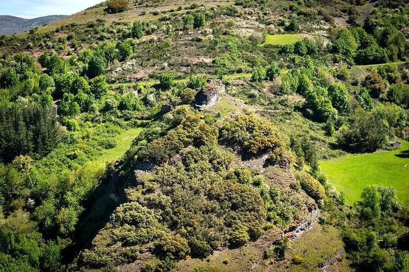 La actuación, que comienza el lunes y se desarrollará durante la primera quincena de
agosto, está financiada por la Xunta de Galicia.