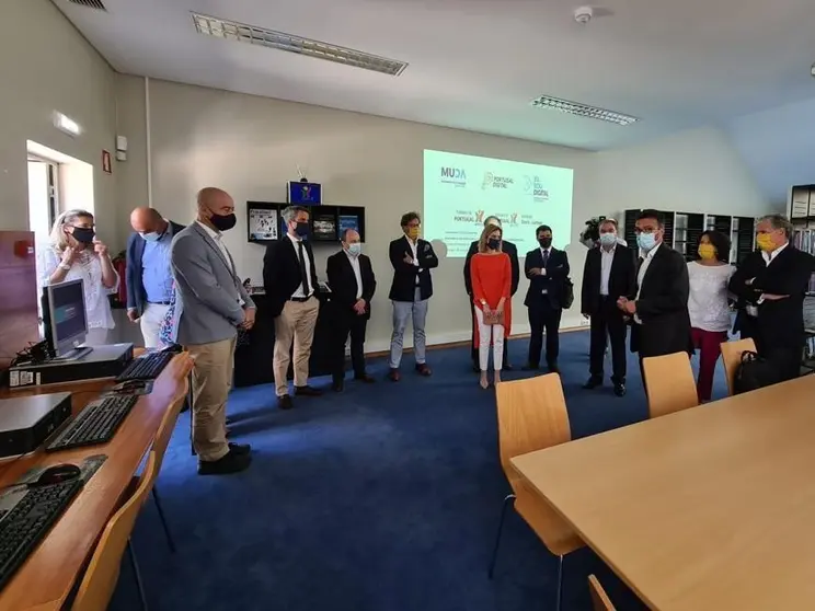 La secretaria de Estado de Turismo, Rita Marques, en la inauguraci&oacute;n del primer Centro EUSOUDIGITAL, Lamego