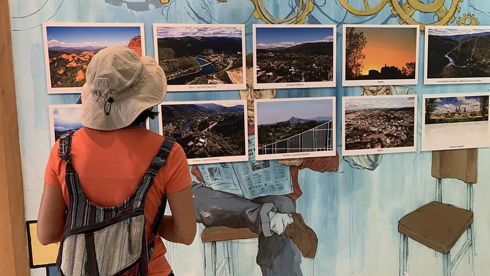 El proyecto, que también incluye una exposición fotográfica que podrá visitarse en la
propia Casa de la Cultura hasta el próximo 3 de septiembre, está incluido en el
programa O Teu Xacobeo, de la Xunta de Galicia.