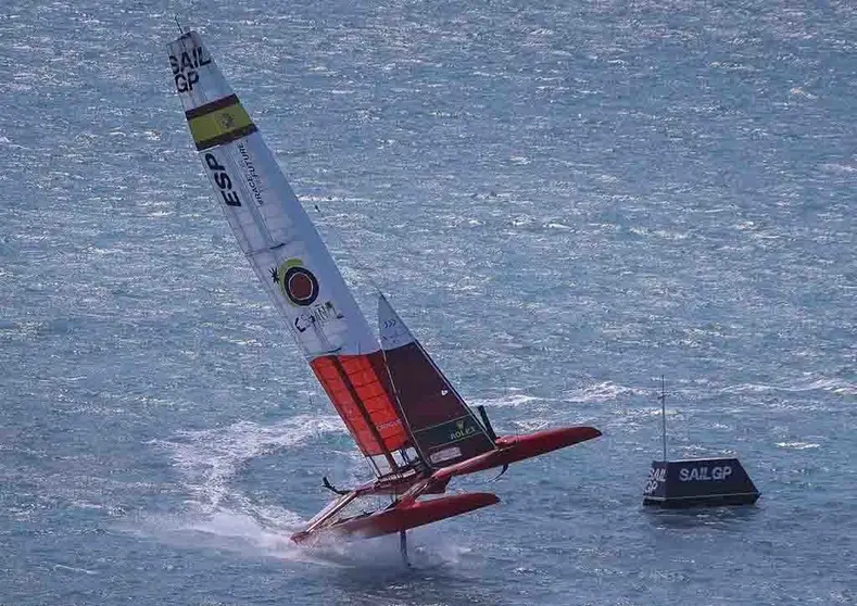 La espectacularidad en regata del F50 Victoria española. SIMON BRUTY/SAILGP 