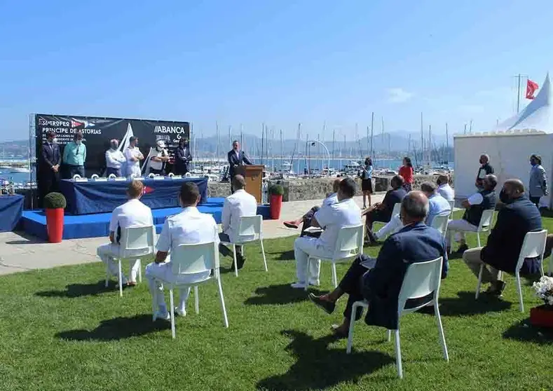 El director territorial de ABANCA, Walter Álvarez, en su intervención en la presentación del Príncipe. LETICIA ACERO.