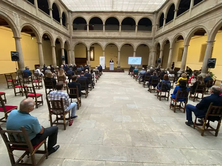 El secretario general para el Deporte, José Ramón Lete Lasa, y la directora de Turismo de Galicia, Nava Castro, participaron en la mañana de hoy en el XLV Congreso Nacional de Federaciones Autonómicas de Golf celebrado en el Hotel Monumento San Francisco.