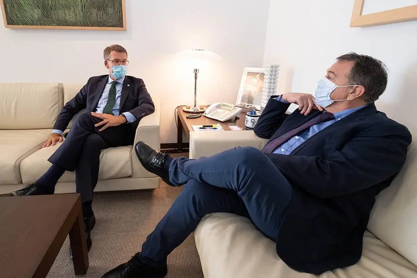 El titular del Gobierno gallego se reunió esta semana con Juan Antonio Muñoz Codina, responsable del Polo del Grupo Stellantis dedicado a la producción de vehículos comerciales ligeros.