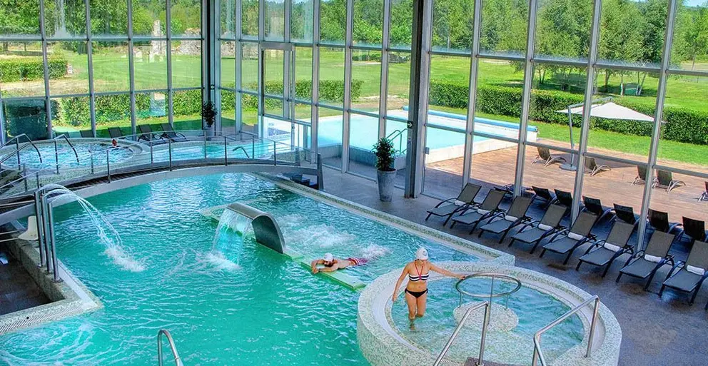 Antes de comezar o tratamento personalizado, os médicos  avalían a sintomatoloxía do paciente, incluíndo os aspectos físicos, psicolóxicos e psiquiátricos da rehabilitación.