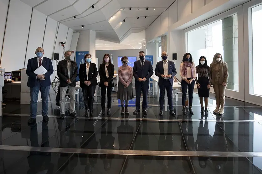 El jurado, presidido por el conselleiro de Cultura, Educación y Universidad, se reunió hoy para distinguir a los galardonados en las modalidades de Letras, Artes Plásticas, Artes Escénicas, Música, Audiovisual, Lengua, Patrimonio Cultural y Proyección exterior.