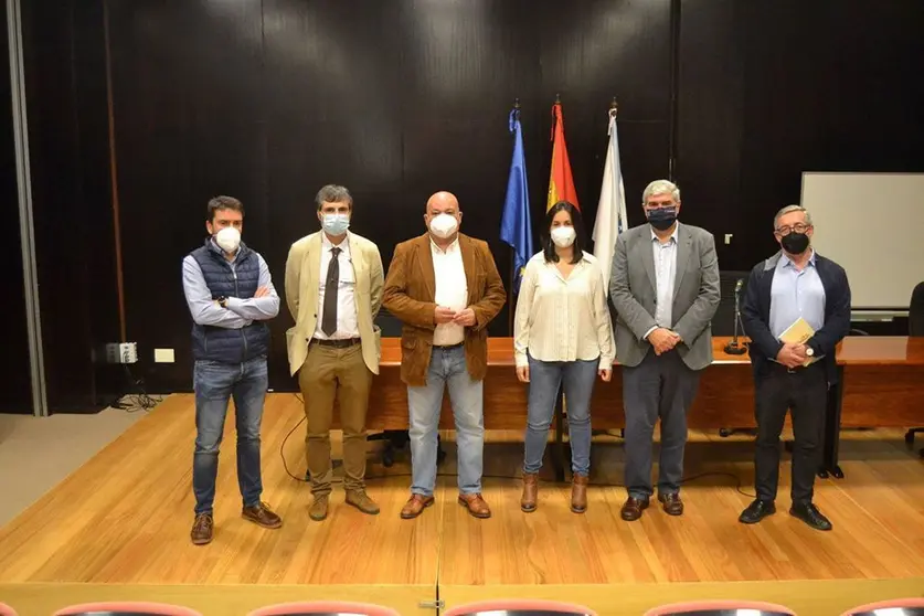 El director de la Agencia Gallega de la Industria Forestal (Xera), Ignacio Lema, participó esta mañana en Pontevedra en una jornada técnica sobre experiencias de aprovechamiento y valorización de la biomasa residual forestal en Galicia.