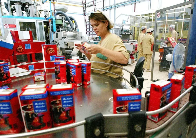 Línea de envasado de alimentos.