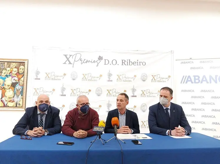 El presidente da entidade, Juan Manuel Casares Gándara, que estivo acompañado por César Fernández Gil, vicepresidente segundo da Deputación de Ourense; Armando Ojea Bouzo, tenente alcalde do Concello de Ourense, e Rubén Saavedra Pedreira, director territorial de ABANCA en Ourense, en representación das institucións colaboradoras. 