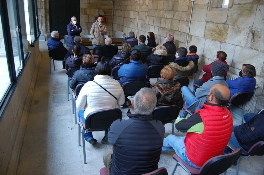 O conselleiro do Medio Rural visitou unha explotación cárnica en Montederramo e reuniuse con gandeiros da bisbarra.