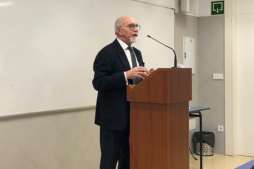 El director xeral de Educación e Formación Profesional, José Luís Mira, impulsa la iniciativa con el fuerte respaldo de las empresas.