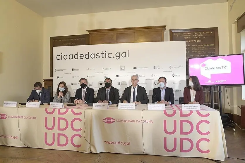 El vicepresidente económico y conselleiro de Economía, Empresa e Innovación, Francisco Conde, participó hoy en A Coruña en la firma del convenio para la elaboración del Plan director y la constitución de la estructura de cogobernanza.