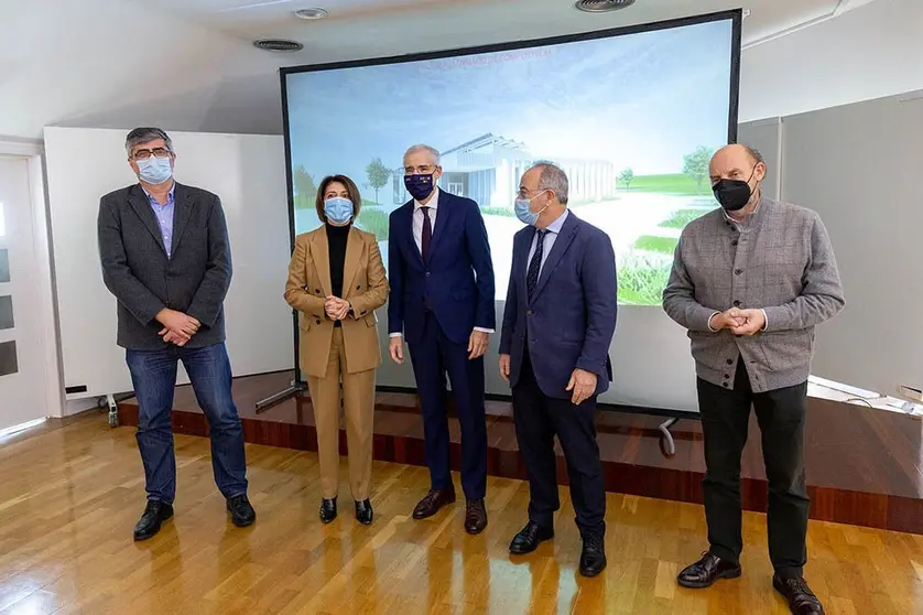 El vicepresidente económico y conselleiro de Economía, Empresa e Innovación, Francisco Conde, y la conselleira de Medio Ambiente, Territorio y Vivienda, Ángeles Vázquez, participaron hoy en la mesa del Acuerdo de A Sionlla.