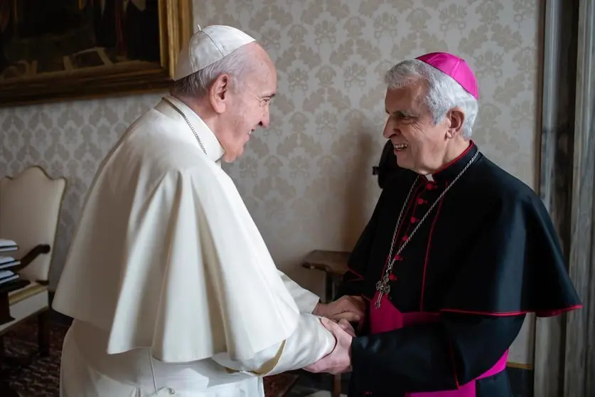  Luis Quinteiro Fiuza saluda al papa Francisco durante la Visita ad limina.