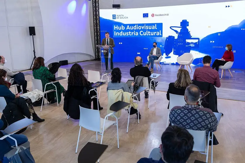 O conselleiro de Cultura, Educación e Universidade intervén nun encontro con produtoras de cinema e televisión para lles presentar a segunda liña de axudas do Hub Audiovisual da industria cultural.