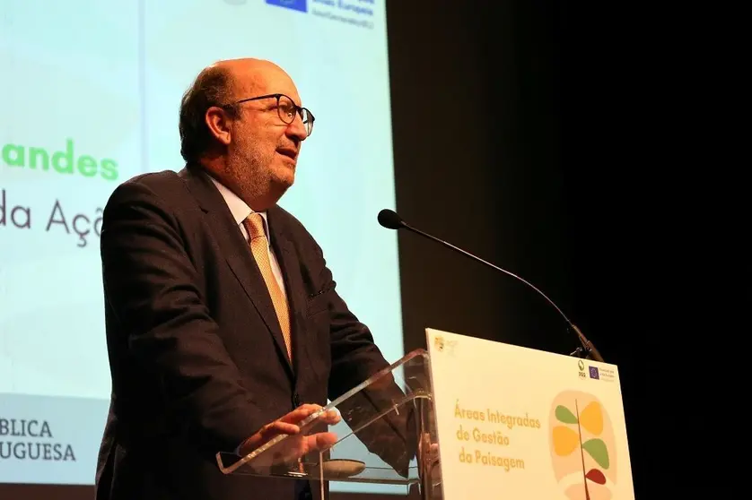 Ministro de Medio Ambiente y Acción por el Clima, João Pedro Matos Fernandes, en la ceremonia de firma de los contratos del programa de las 23 Áreas Integradas de Gestión del Paisaje, 