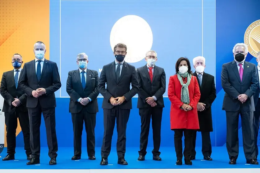 El titular del Gobierno gallego asistió esta tarde a la entrega de la Medalla de oro de la Confederación de Empresarios de Pontevedra.