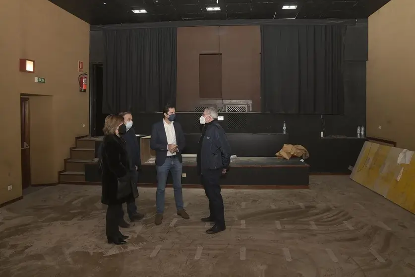 El director de la Axencia Galega das Industrias Culturais visitó en A Coruña los trabajos ya realizados en la sede del centro audiovisual dependiente de la Consellería de Cultura.