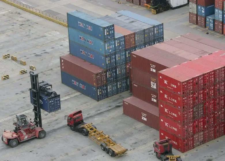 Comercio internacional. Contenedores en el puerto. ARCHIVO.