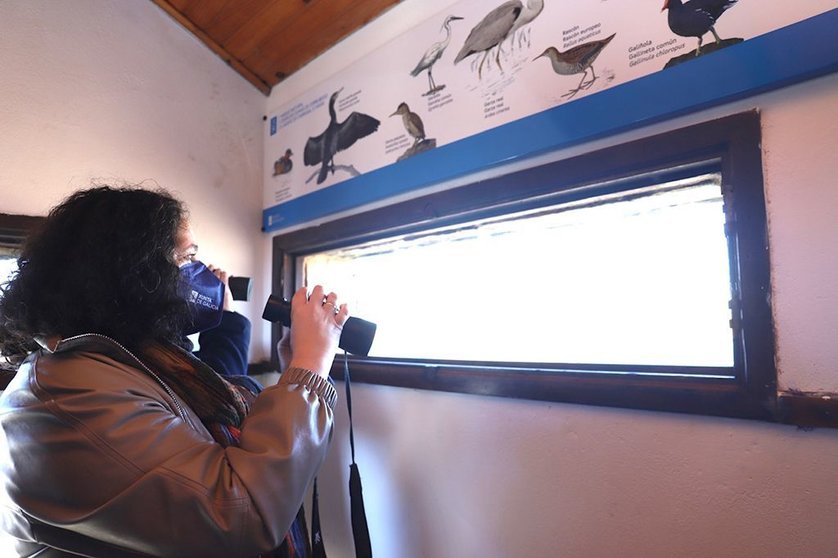 La directora general de Patrimonio Natural visitó la laguna de Vixán, en Ribeira, con motivo del Día mundial de los humedales.