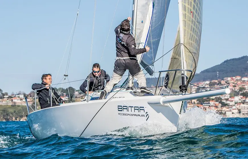 El Okofen de Javier de la Gándara afianzó su liderato.  © ROSANA CALVO. 