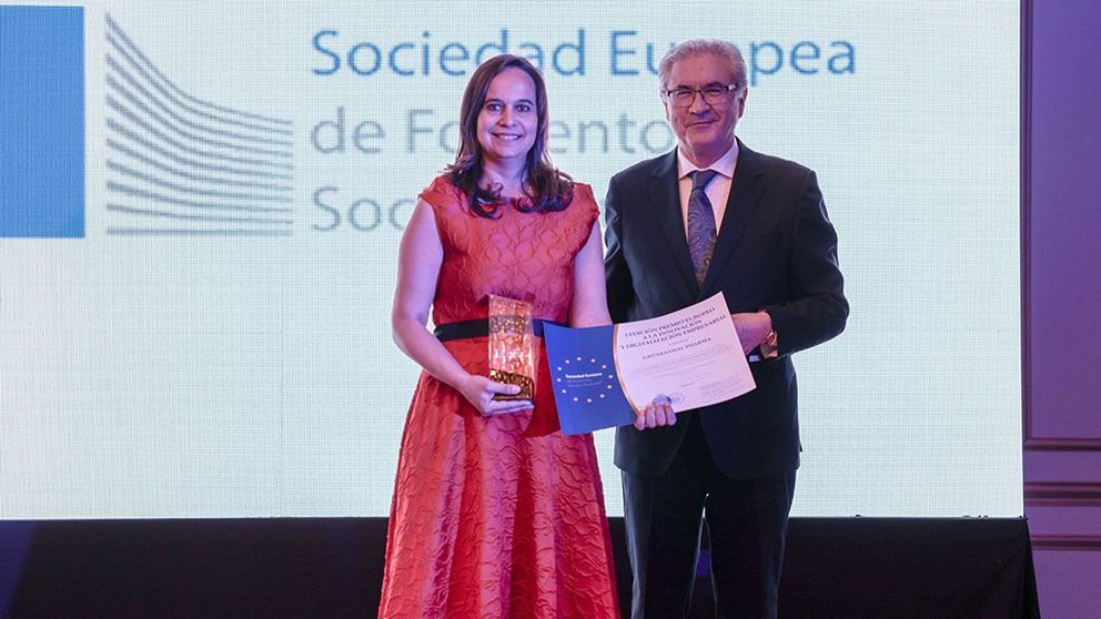 Ana Martins, directora general de Grünenthal Iberia, fue la encargada de recoger este Premio que reconoce el liderazgo de la compañía en innovación en el campo del dolor.