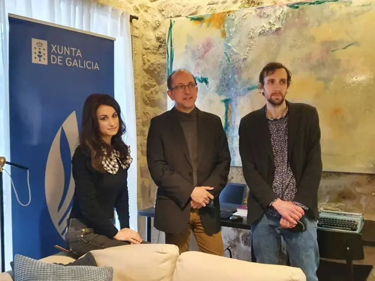 O secretario xeral de Cultura, Anxo M. Lorenzo, recibe na Coruña ao escritor, que pasará este mes de marzo na Residencia Literaria 1863 para comezar co seu traballo de tradución.