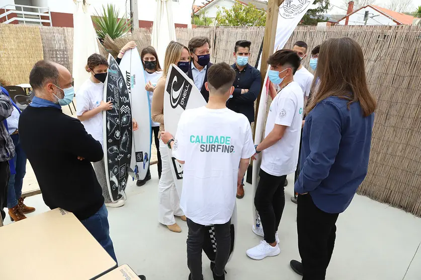 Manuel Fernández López, Sebastián Baamonde Amenedo, Martín Fernández González, Iván Rodríguez Portas, Lucía Martínez Bermúdez y Claudia Prieto Sapena son los seis surferos gallegos de entre 14 y 18 años que entran a formar parte del proyecto.
