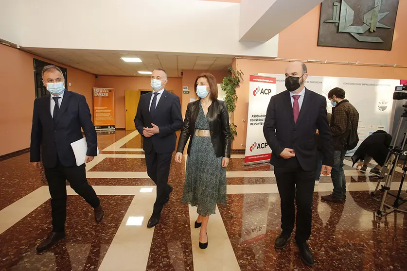 La conselleira de Medio Ambiente, Territorio y Vivienda intervino en el desayuno informativo organizado por la Asociación de Constructores de Pontevedra.