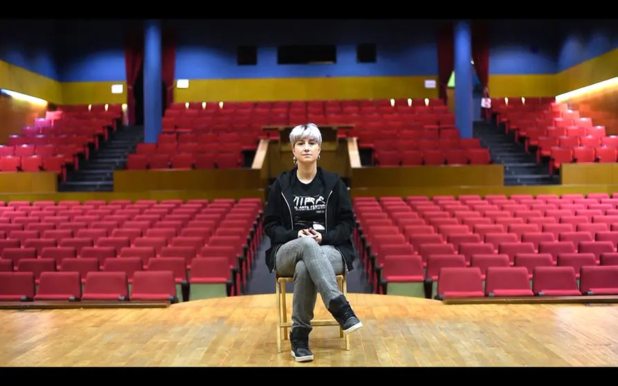 Laura Iturralde, iluminadora e escenógrafa.