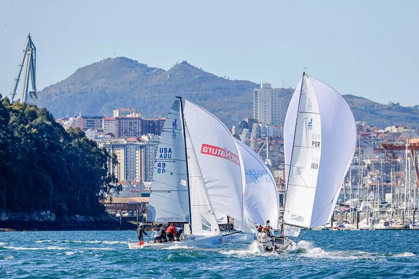 Los tres primeros en la general, Marnatura1, LaGuardiaMoreira y SailCascais al pie de la Guía. MARÍA MUÍÑA.