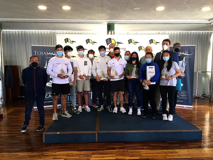 Foto familia premiados (medios)