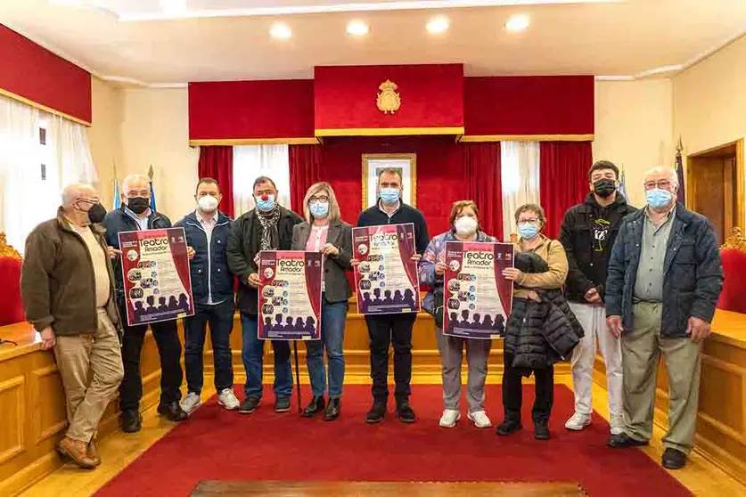 Na presentación participaban Juana Dávila e Conchi Pereira do grupos de teatro San Fins de Rebordáns; Yeray Vergara e Secundino Domíguez de Aloia de Pazos de Reis; Maximino Fernández e Miguez Pérez de Atalaia do Centro Sociocomunitario de Tui; e Carlos Alfaya e Alberto Sánchez de Chirlomirlo de Randufe.