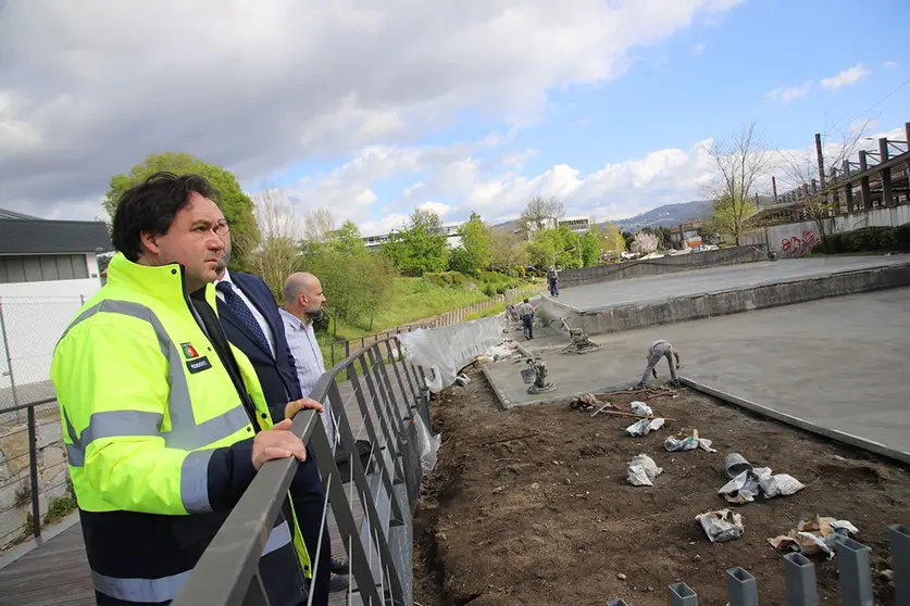 Presidente da câmara visitou obra do skatepark.