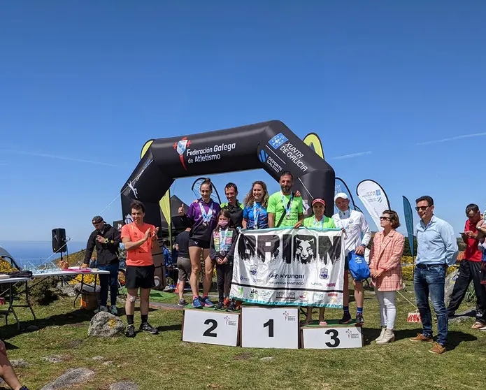 Xunto aos gañadores, estiveron ocupando postos de podio Carla Trillo do Ría de Foz e Carlos Lorenzo do Jab-Berga na segunda posición así como Eva de la Fuente do Brión-Hyupersa Santiago e Roberto Tuñas do C.A.Negreira no terceiro lugar.